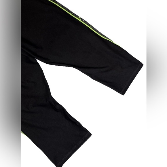 NWT Xersion Women's Black Neon Green Capri Workout Yoga Pants Size XL 36 X 20 - Picture 9 of 10